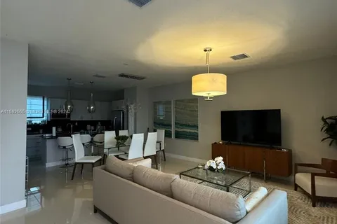 4718 NW 84th Ave # 4718, Doral FL 33166