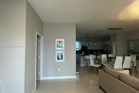 4718 NW 84th Ave # 4718, Doral FL 33166