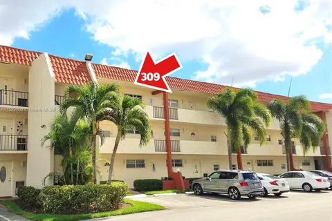 9800 N Hollybrook Lake Dr # 309, Pembroke Pines FL 33025