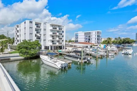 8101 Crespi Blvd #3, Miami Beach FL 33141