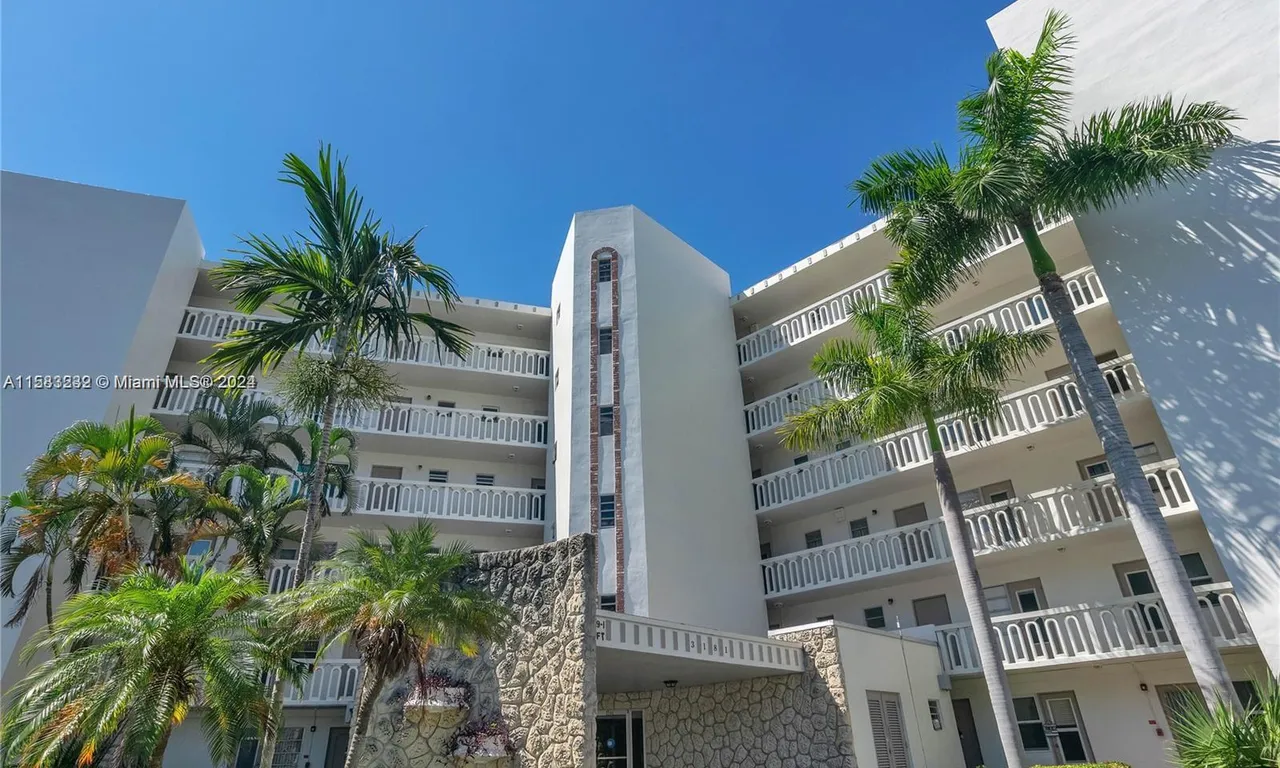 3181 S Ocean Dr # 108, Hallandale Beach FL 33009