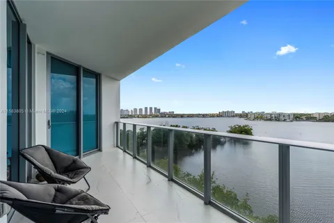 17111 BISCAYNE BL # 506, North Miami Beach FL 33160