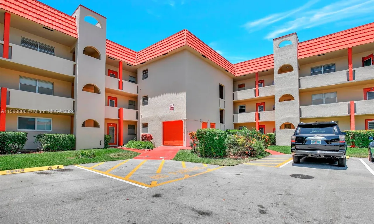 3001 E Sunrise Lakes Dr # 203, Sunrise FL 33322