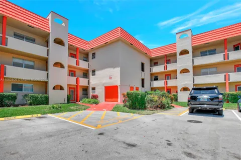 3001 E Sunrise Lakes Dr # 203, Sunrise FL 33322