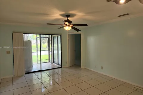 2501 NW 56th Ave # 14, Lauderhill FL 33313