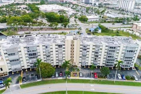 200 Diplomat Pkwy # 519, Hallandale Beach FL 33009