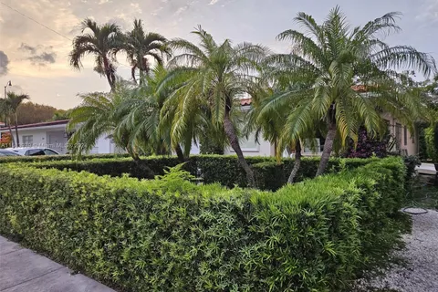 345 Malaga Ave, Coral Gables FL 33134