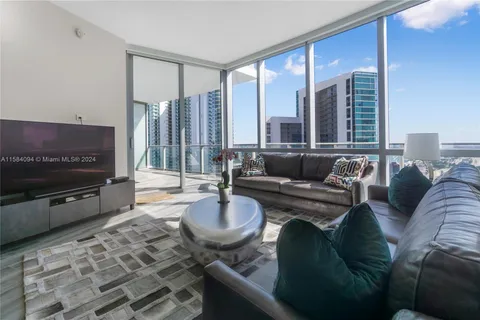 851 NE 1st Ave # 4209, Miami FL 33132