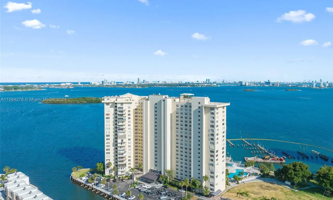 11111 Biscayne Blvd # 3A, Miami FL 33181