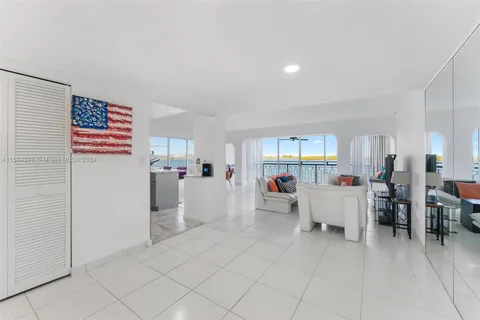 11111 Biscayne Blvd # 3A, Miami FL 33181