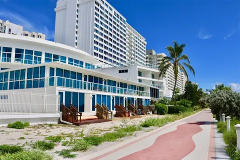 5445 Collins Ave # 1623, Miami Beach FL 33140