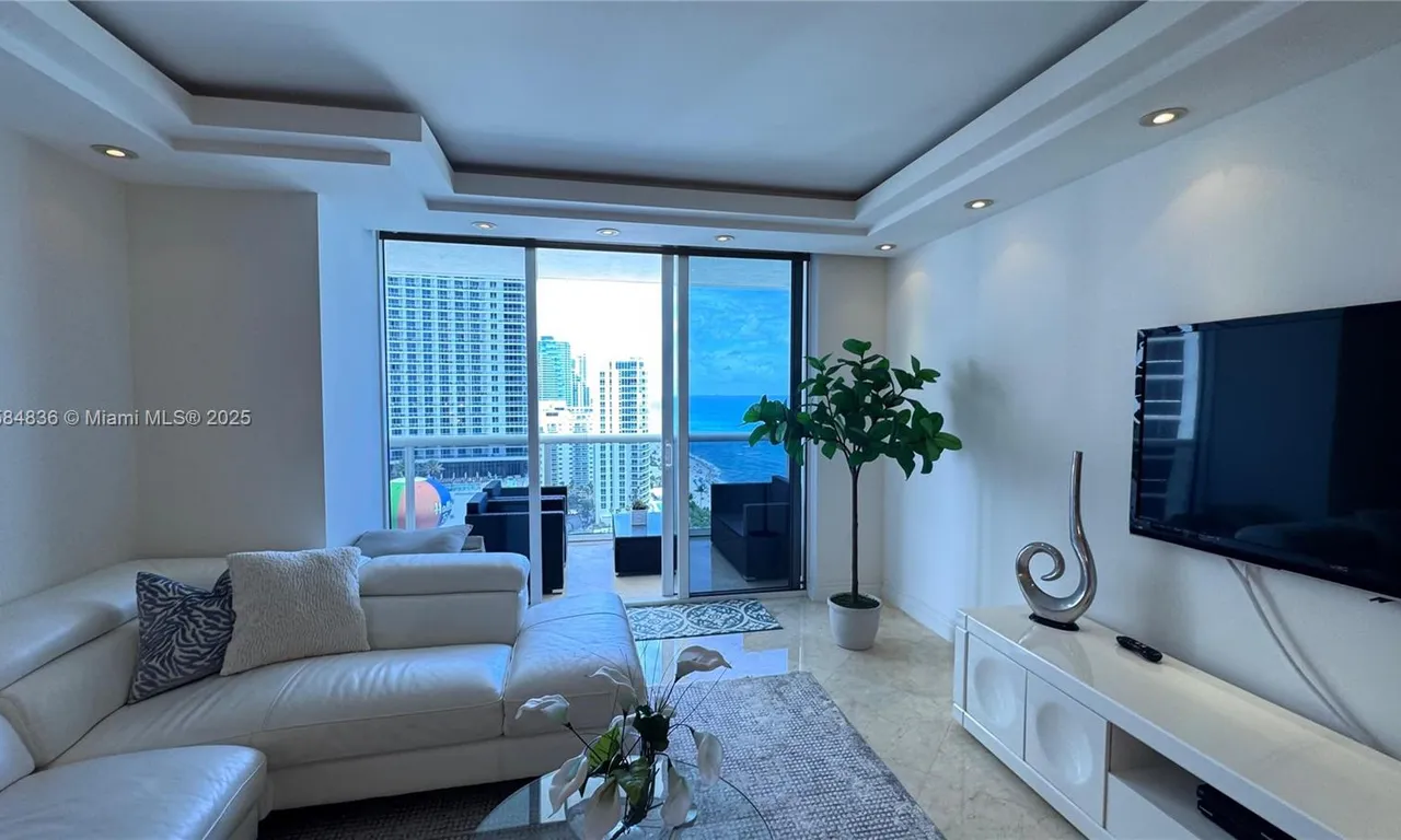 1830 S Ocean Dr # 2211, Hallandale Beach FL 33009