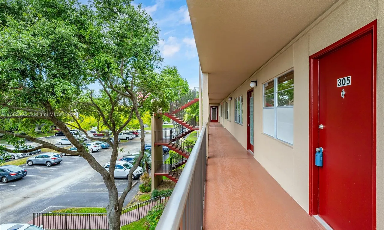 801 SW 133rd Ter # 305K, Pembroke Pines FL 33027