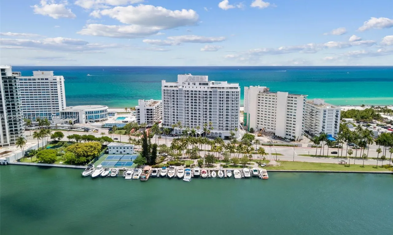 5401 Collins Ave # 1516, Miami Beach FL 33140