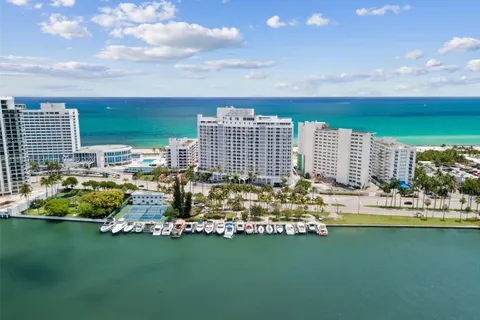 5401 Collins Ave # 1516, Miami Beach FL 33140