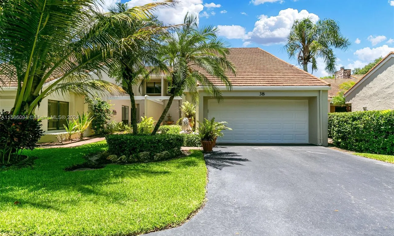 38 Balfour Rd, Palm Beach Gardens FL 33418