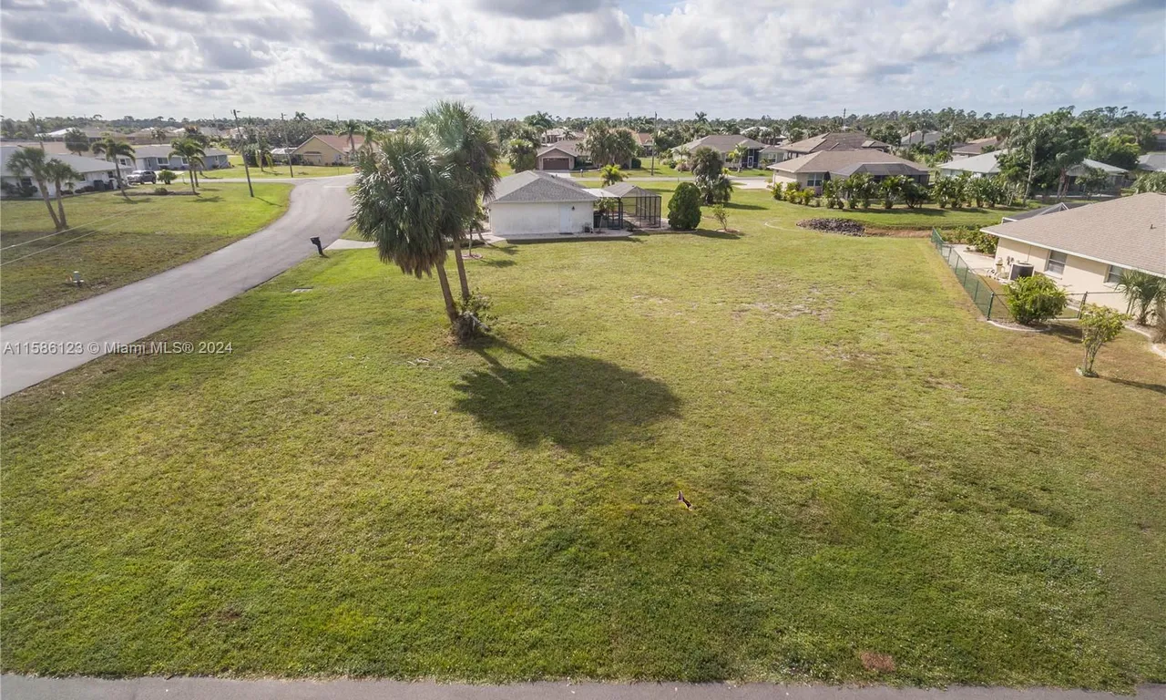 7325 Parkinsonia, Other City - In The State Of Florida FL 33955