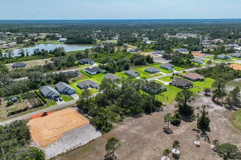 5327 Pebble Beach Dr, Sebring FL 33872