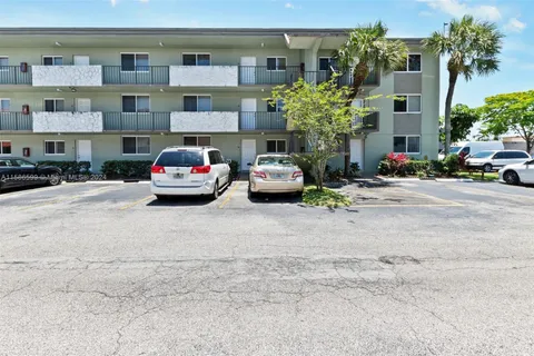 5935 Del Lago Cir # 208, Sunrise FL 33313