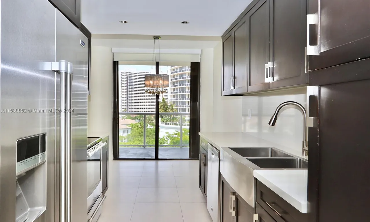 4000 ISLAND BL # 1003, Aventura FL 33160