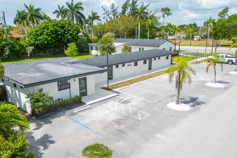 1851 N Krome Ave, Homestead FL 33030