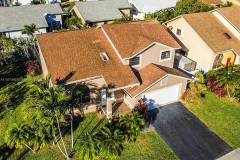 203 SE 9th St, Dania Beach FL 33004