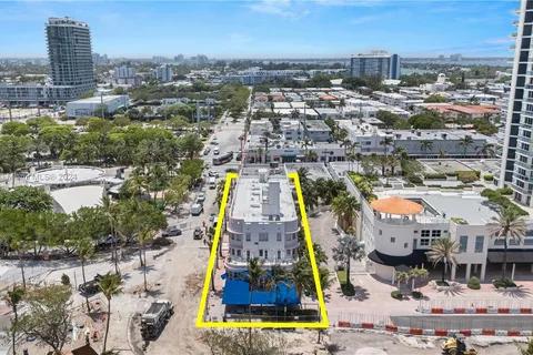 7300 Ocean Ter, Miami Beach FL 33141