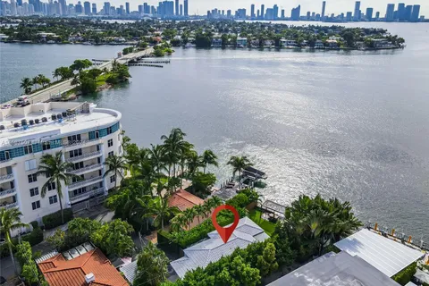 8 Century Ln, Miami Beach FL 33139