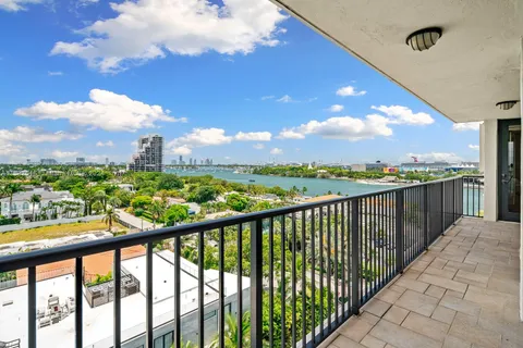 801 N Venetian Dr # 801, Miami FL 33139