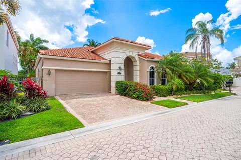 6071 NW 43rd Ter, Boca Raton FL 33496