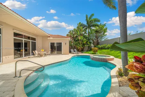 6071 NW 43rd Ter, Boca Raton FL 33496