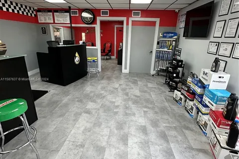 Confidential 107th Ave, Cutler Bay FL 33157