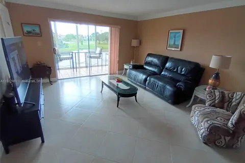 9201 Sunrise Lakes Blvd # 306, Sunrise FL 33322