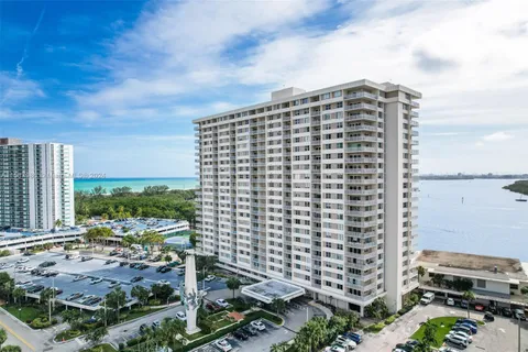 300 Bayview Dr # 812, Sunny Isles Beach FL 33160