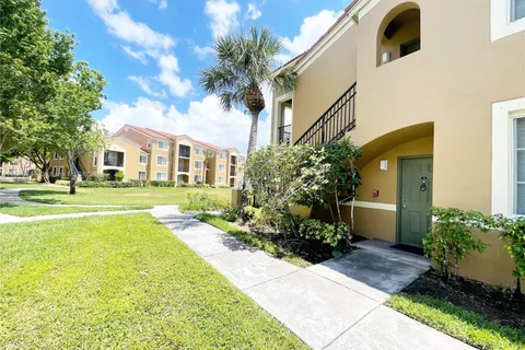 8010 N Nob Hill Rd # 102, Tamarac FL 33321