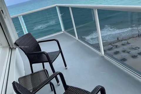 3725 S Ocean Dr # 902, Hollywood FL 33019