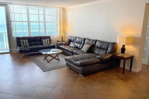 3725 S Ocean Dr # 902, Hollywood FL 33019