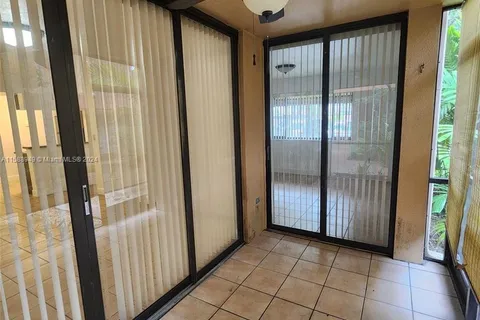 15495 N Miami Lakeway N # 4, Miami Lakes FL 33014