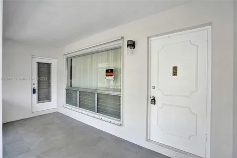 540 S Luna # 7, Hollywood FL 33021