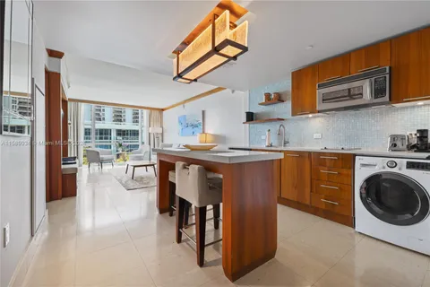 6801 Collins Ave # 516, Miami Beach FL 33141