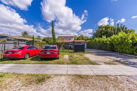 1865 NW 16th St, Miami FL 33125