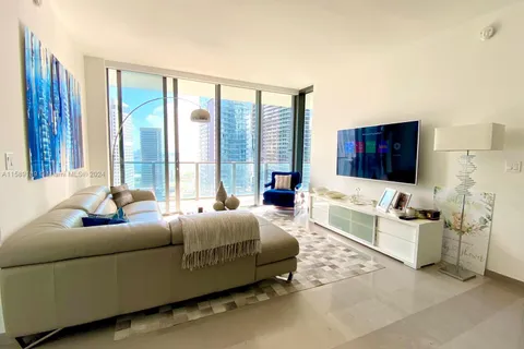 88 SW 7th St # 2709, Miami FL 33130