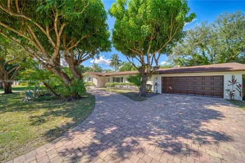 8325 SW 150th Dr, Palmetto Bay FL 33158