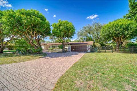 8325 SW 150th Dr, Palmetto Bay FL 33158