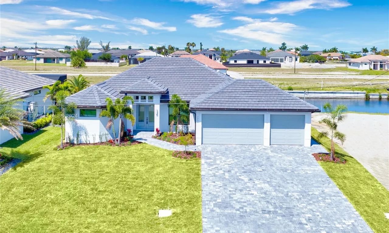 1230 NW 39th Ave, Cape Coral FL 33993