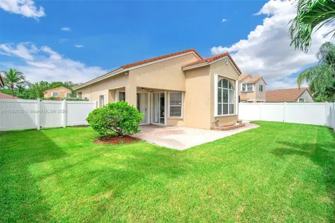 18151 NW 18th St, Pembroke Pines FL 33029