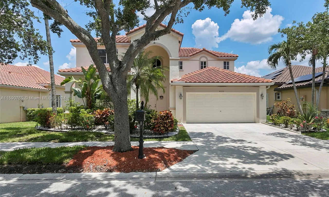 4032 Pinewood Ln, Weston FL 33331