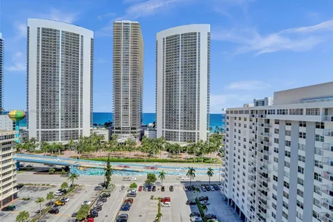 1833 S Ocean Dr # 1702, Hallandale Beach FL 33009