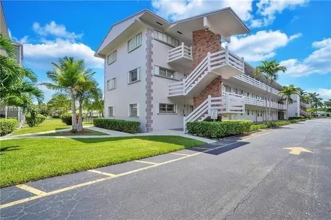 700 Layne Blvd # 215, Hallandale Beach FL 33009