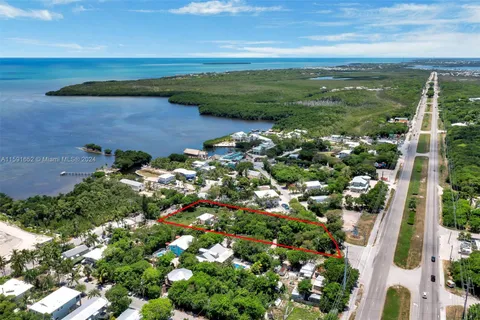 306 Lime St, Key Largo FL 33037